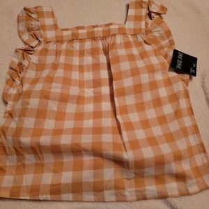 Brand new with tags girls 5t cute pants and top set. This will make a cute gift.